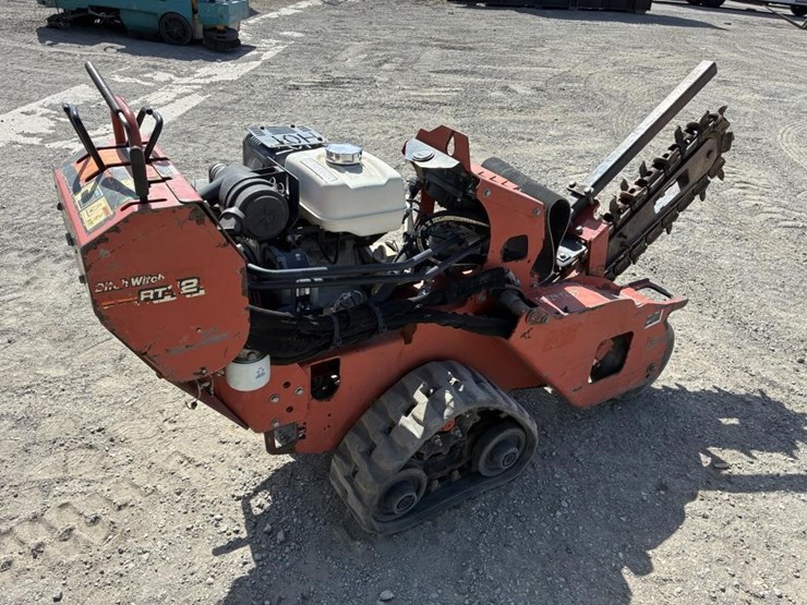 2011-ditch-witch-rt12-image-3