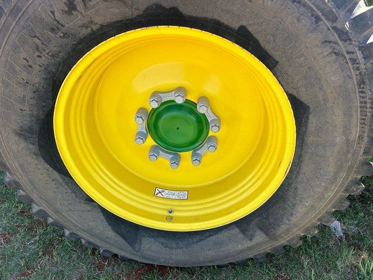 2022-john-deere-w235m-image-21