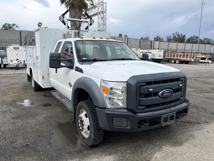 2012-ford-f550-image-2
