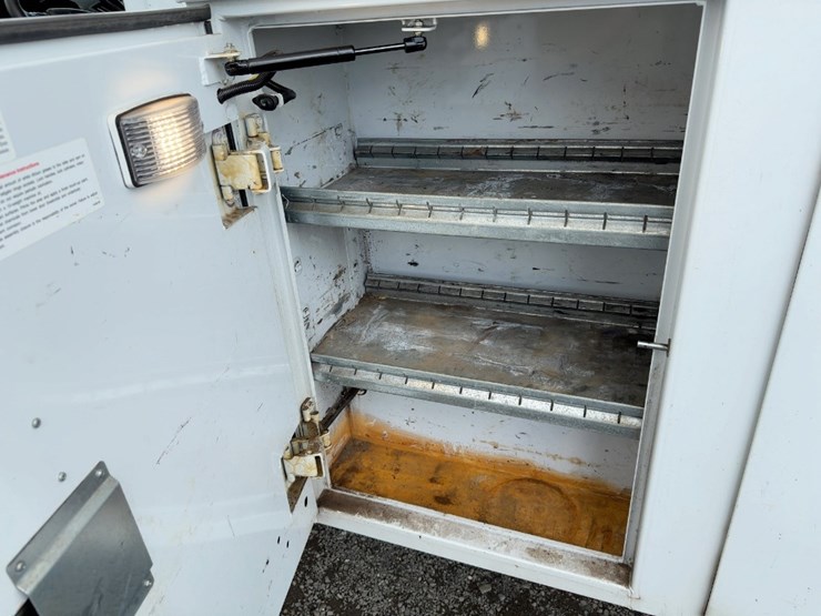 2019-utility-van-image-13