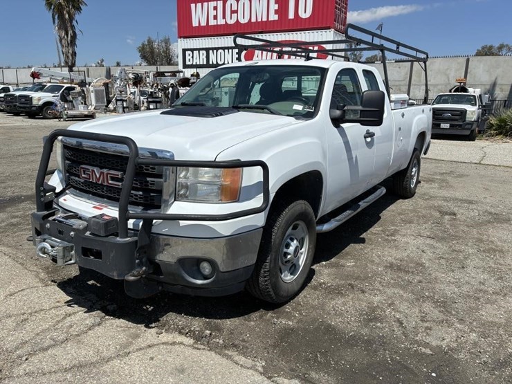 2012-gmc-sierra-2500-image-2