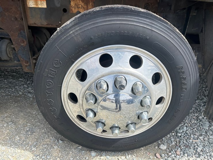 2010-massey-ferguson-8-image-79