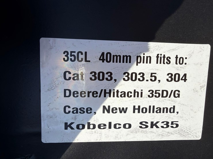 caterpillar-303-image-3