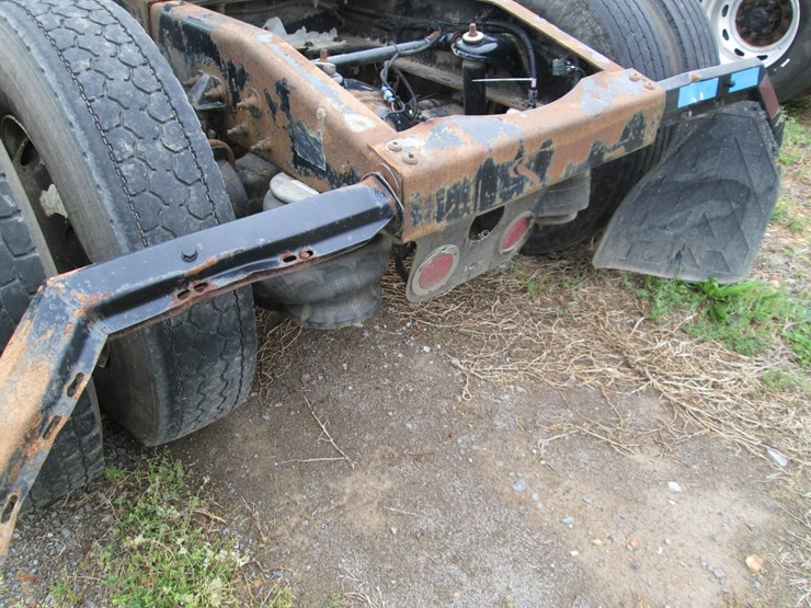 2008-peterbilt-387-image-8