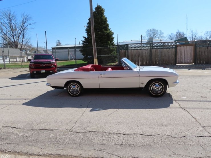 1965-chevrolet-corvair-monza-convertible-image-4