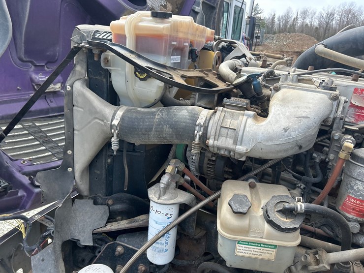 2010-massey-ferguson-8-image-46