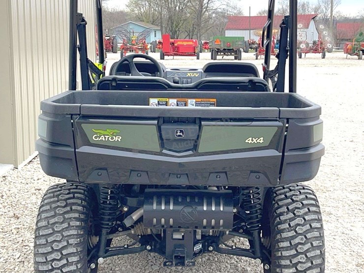 2022-john-deere-gator-image-8