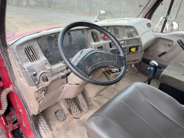 2000-sterling-lt8500-image-29