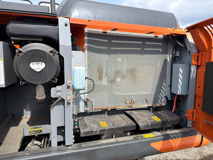 2020-hitachi-zx200-image-20