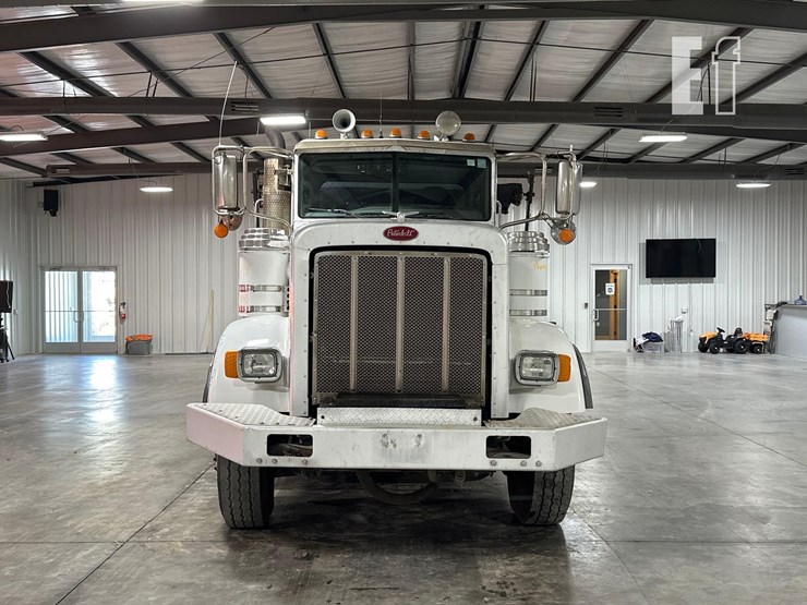 2017-peterbilt-367-image-7