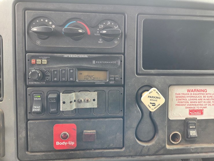 2002-international-7300-image-65