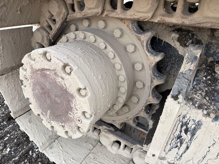 2020-hitachi-zx200-image-17