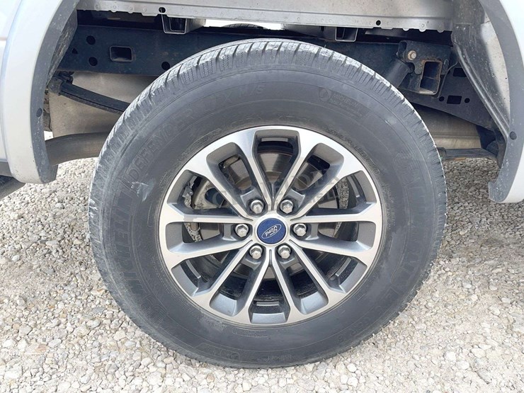 2020-ford-f150-image-19