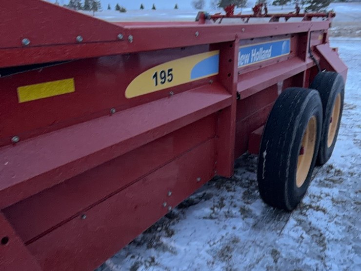 new-holland-195-image-14