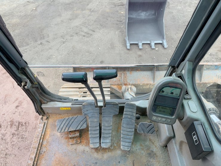 2006-volvo-ec140b-lc-image-44