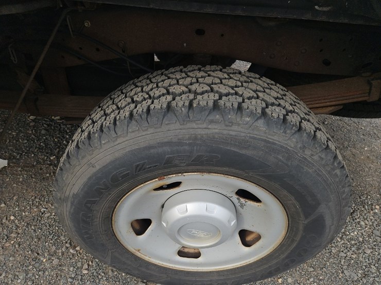 2009-ford-f250-xl-image-11