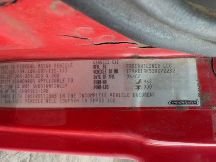 2003-freightliner-fl70-image-30