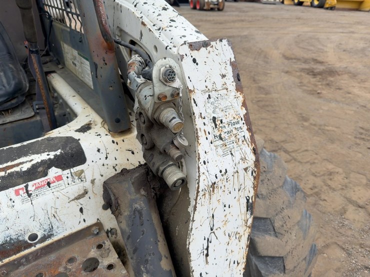 2007-bobcat-s300-image-9