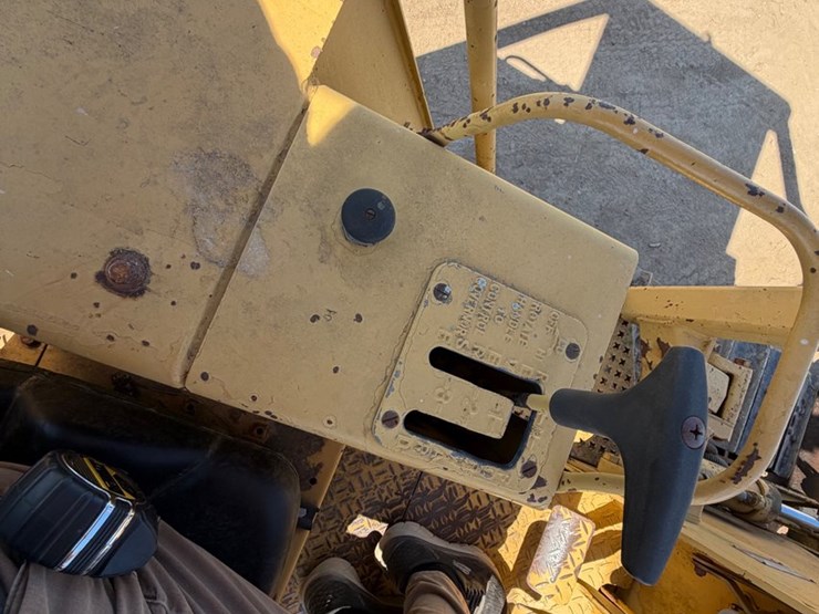 1987-caterpillar-d3b-image-27