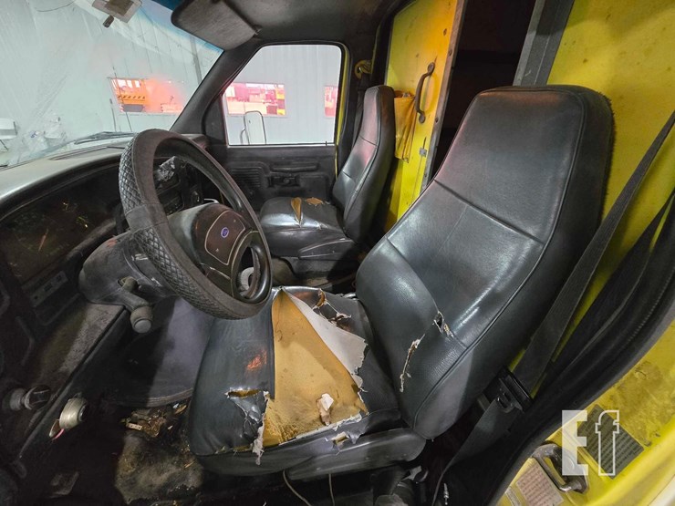 1994-ford-e350-image-9