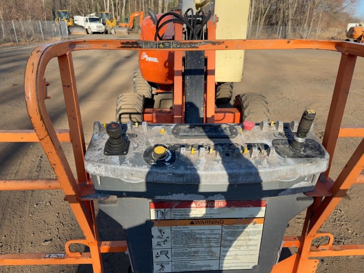 2014-jlg-450aj-image-9