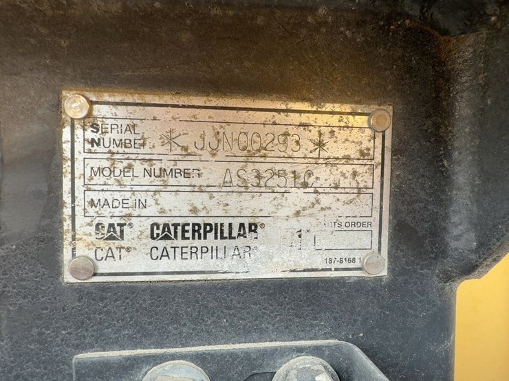 2010-caterpillar-ap-555e-image-25