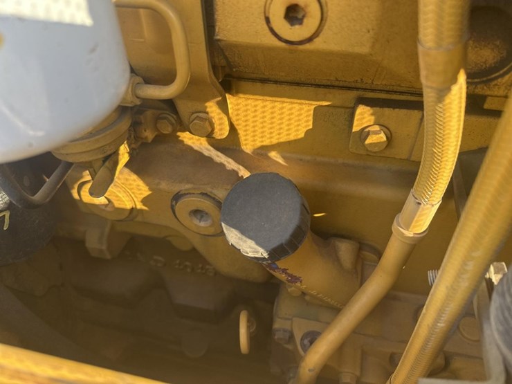 2014-deere-450j-image-48