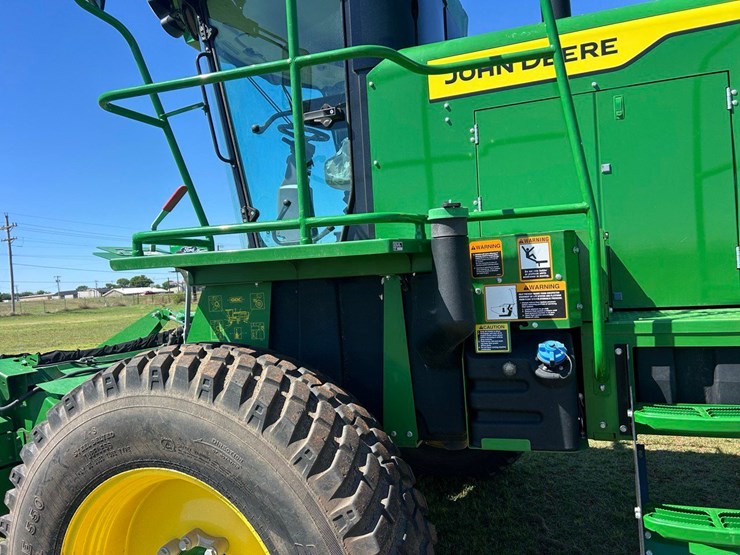 2022-john-deere-w235m-image-11