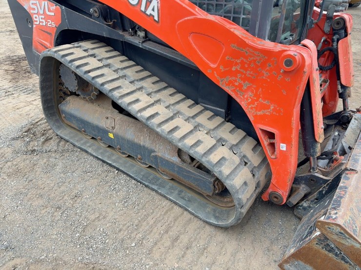 2020-kubota-svl95-2s-image-12