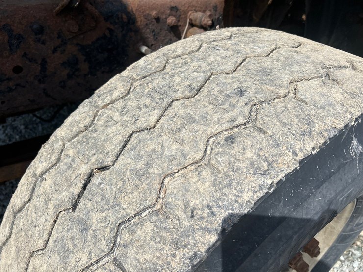 1999-mack-cl713-image-61