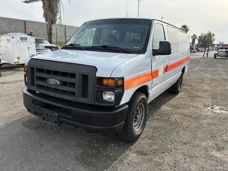 2008-ford-e350-image-1