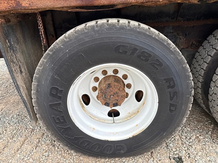 2010-massey-ferguson-8-image-100