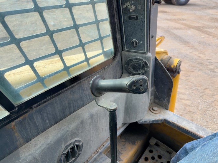 2006-gehl-5640-image-18