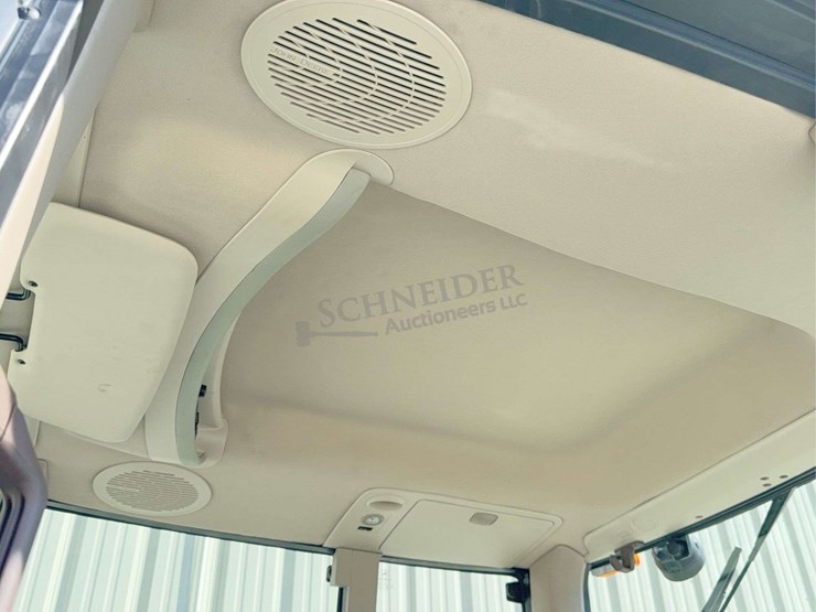 2004-john-deere-7320-image-87