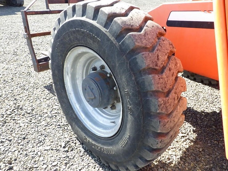 2014-jlg-6042-telescopic-reach-lift-image-27