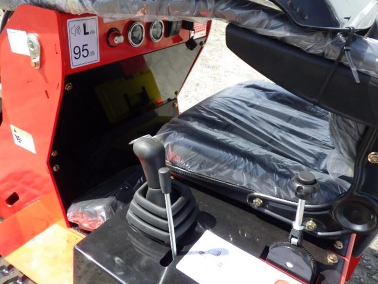 2026-sdlanch-ssl580-skid-steer-tracked-loader-image-12