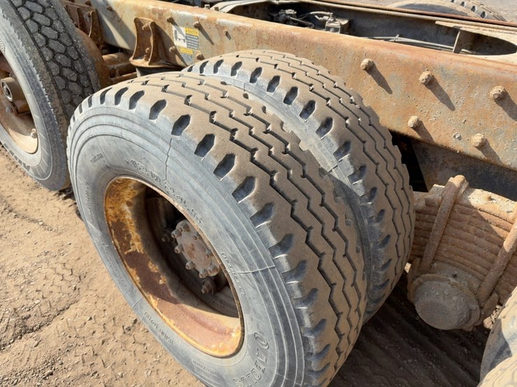 1998-mack-rd690s-image-17