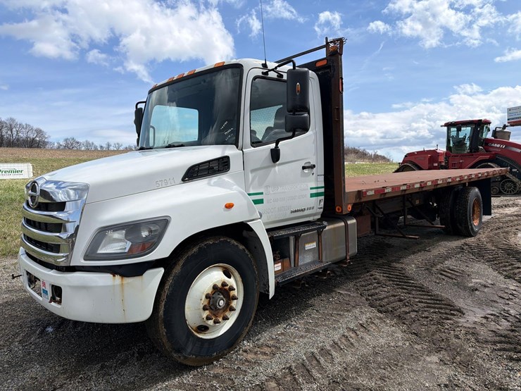 2018-hino-338-image-2