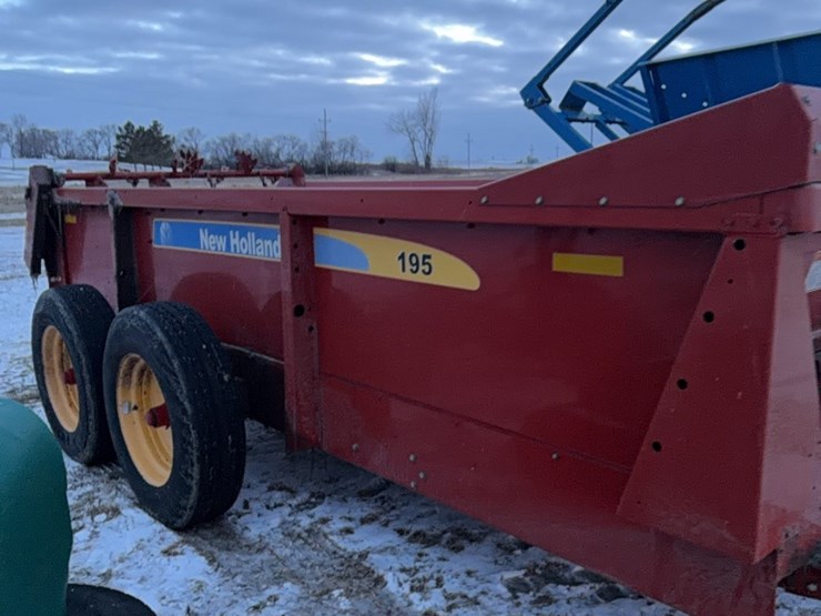 new-holland-195-image-54