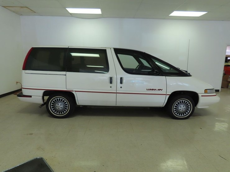 1990-chevrolet-lumina-apv-van-image-4