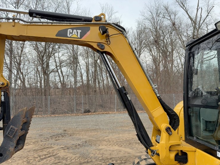 2017-caterpillar-305e2-cr-image-15