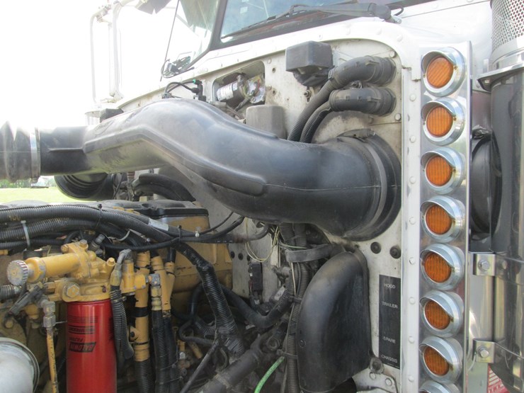 2008-peterbilt-389-image-26