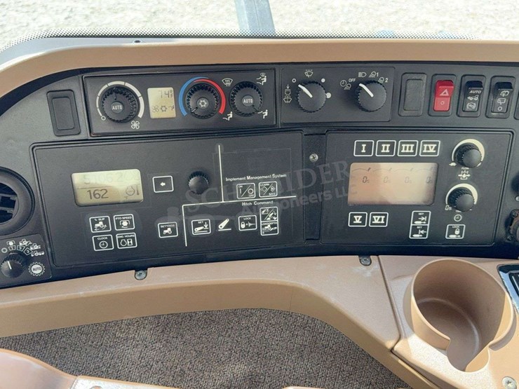 john-deere-200-image-81