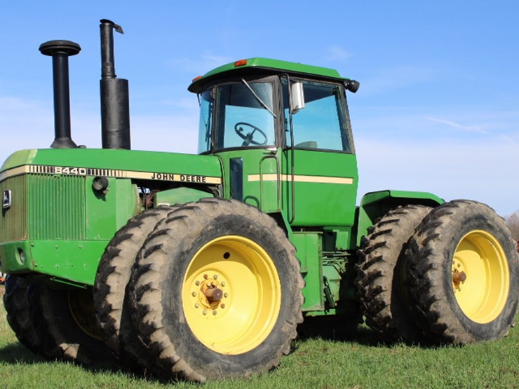 john-deere-8440-image-19
