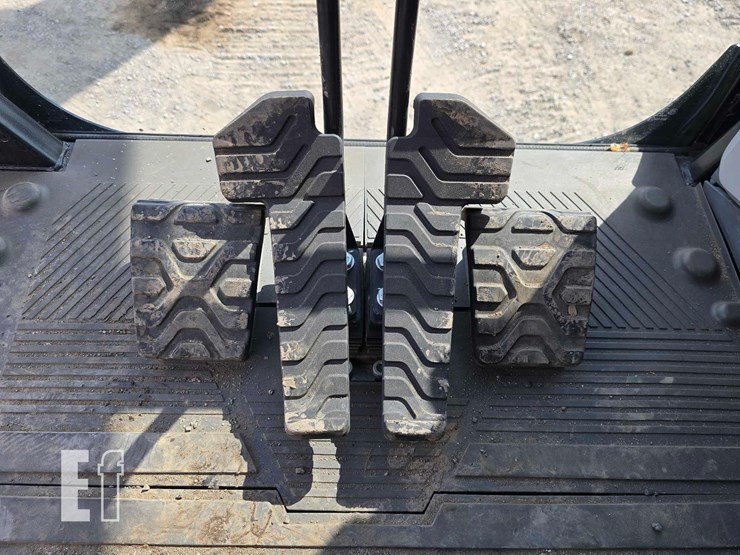 caterpillar-320gc-image-16