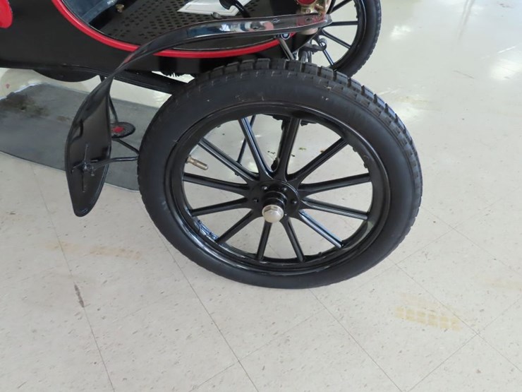 1902-curved-dash-oldsmobile-runabout-image-12