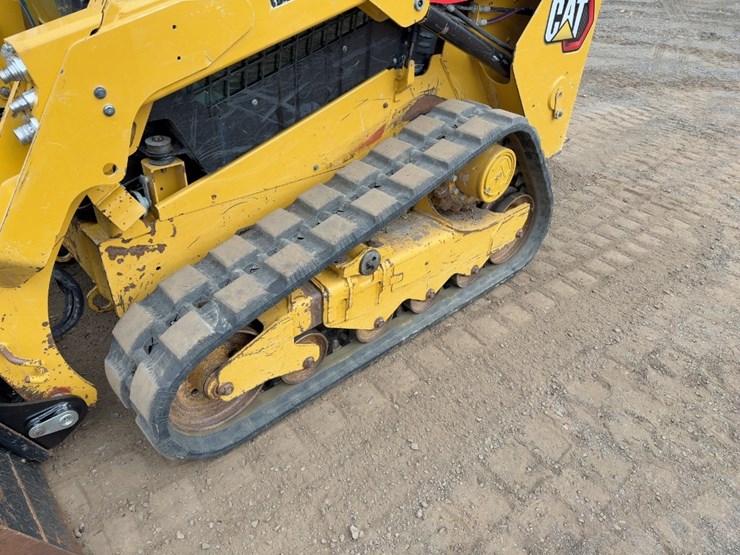 2021-caterpillar-259d3-image-17