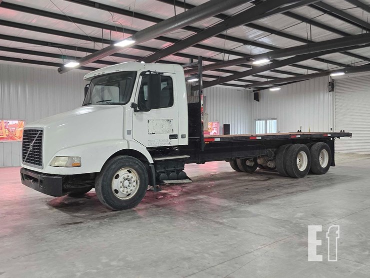 2008-volvo-vnm64200-image-1