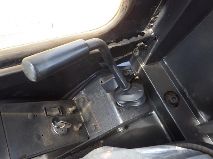 komatsu-pc28uu-2-image-38