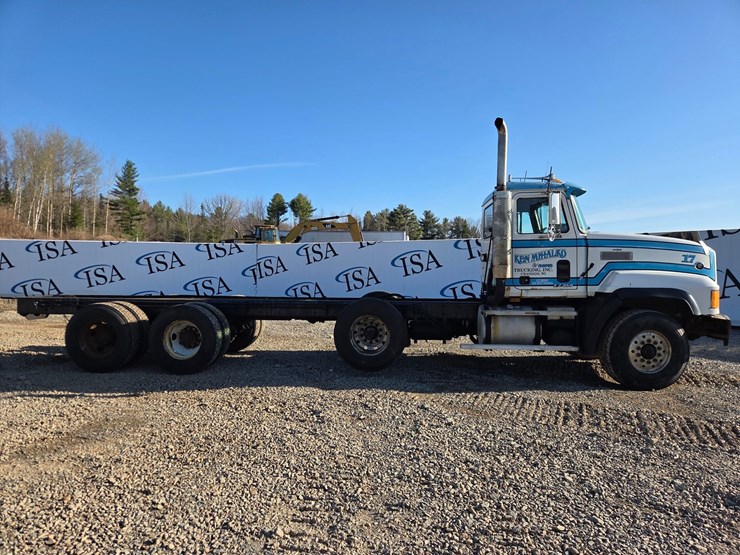 1999-mack-cl713-image-24